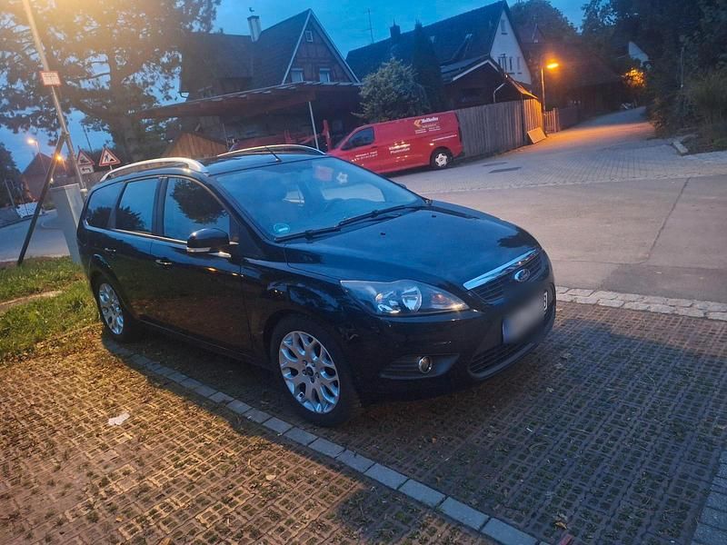Schwarz Gebraucht 2009 Ford Focus Sport Kombi | 2.000 € (Fairer Preis) - Bild 1/4