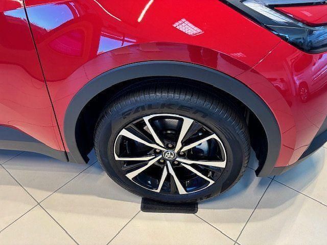 Neu Toyota C-HR 223 PS (164 kW) 2025 Rot SUV