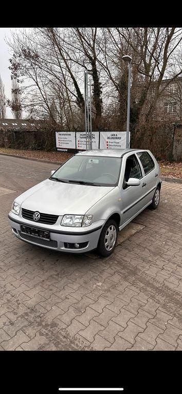Gebraucht VW Polo 60 PS (44 kW) 2000 Silber Limousine