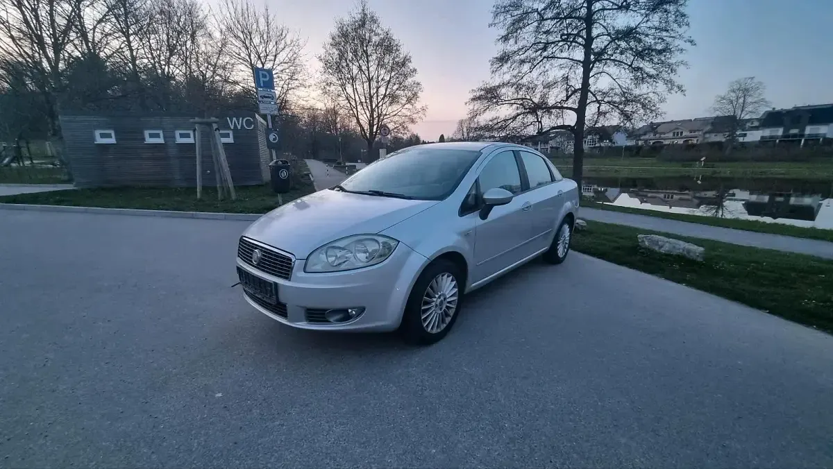 Gebraucht Fiat Linea 77 PS (56 kW) 2007 Silber Limousine