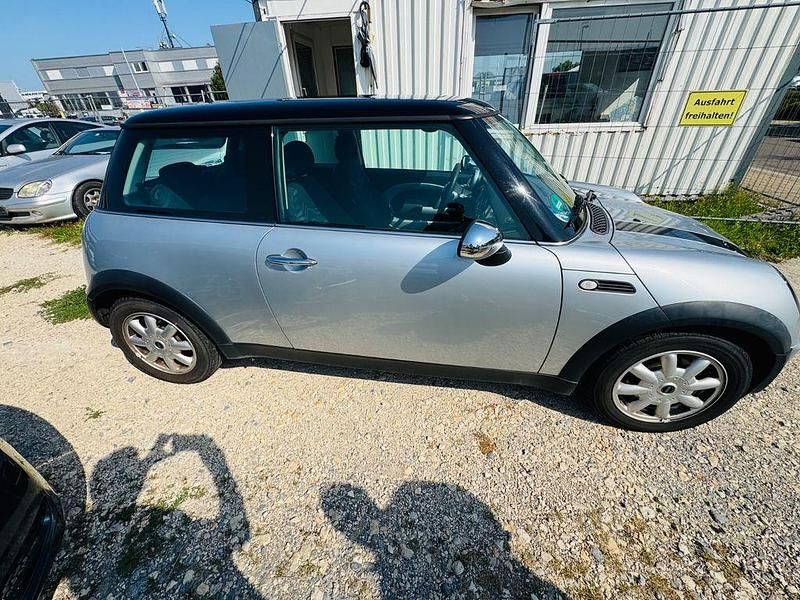 Usado Mini ONE 90 HP (66 kW) 2003 Prateado Citadino