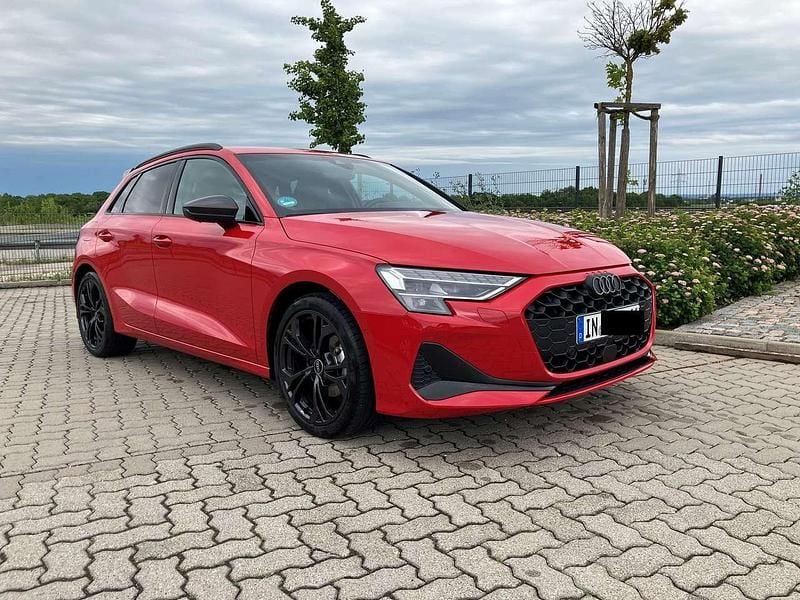 Gebraucht Audi A3 Advanced Plus 150 PS (110 kW) 2024 Rot Kombi