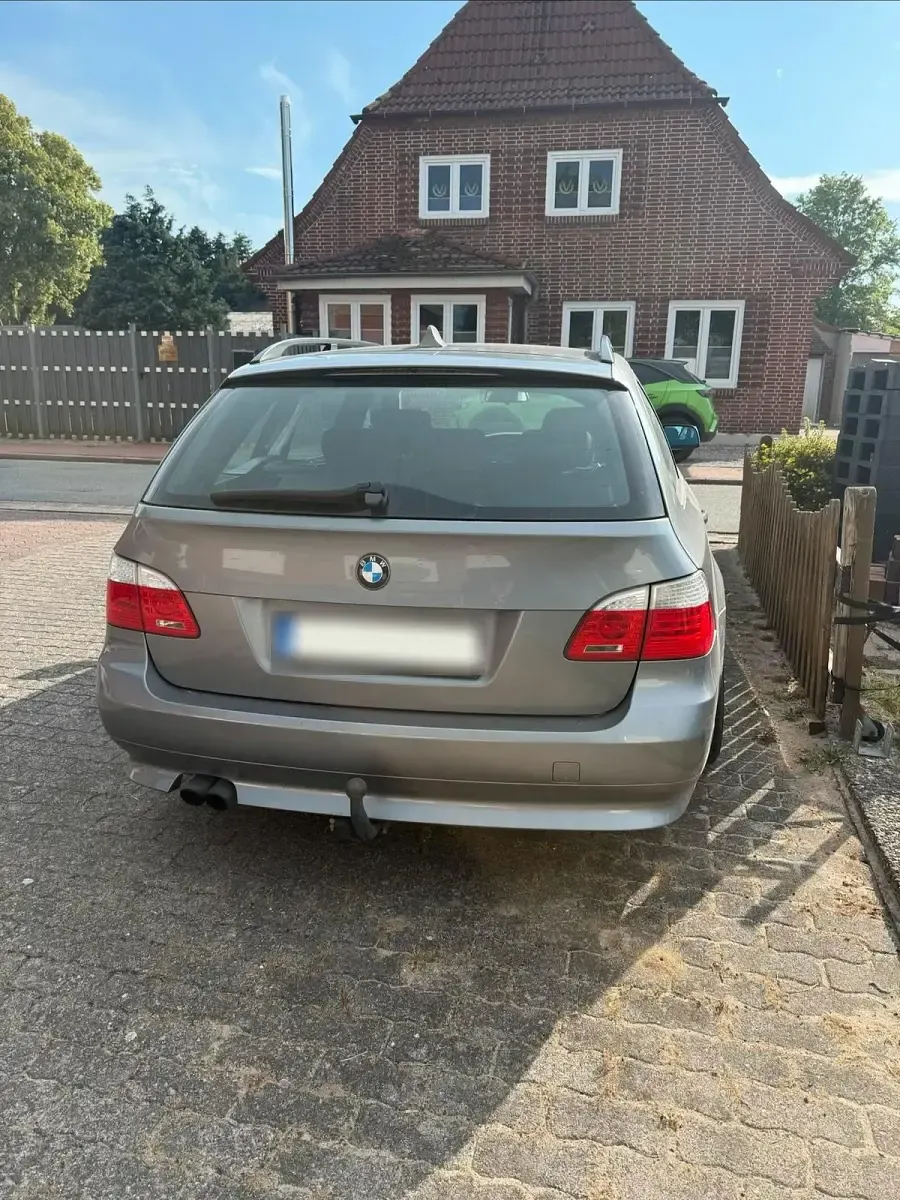 Gebraucht BMW 523 190 PS (139 kW) 2008 Grau Kombi