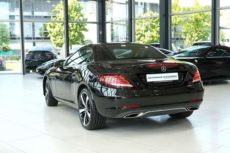 Gebraucht Mercedes SLC250 204 PS (150 kW) 2016 Obsidianschwarz  metalliclack Cabrio