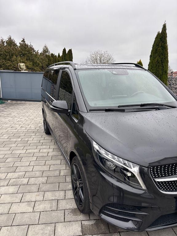 Gebraucht Mercedes V300 237 PS (174 kW) 2023 Grau Van / Kleinbus