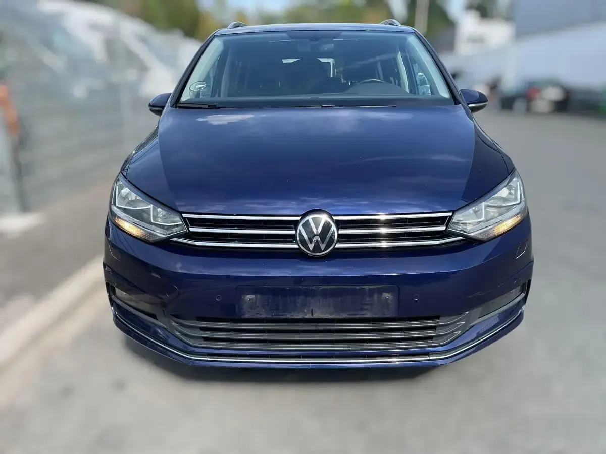 Gebraucht VW Touran Highline 150 PS (110 kW) 2021 Blau Van / Kleinbus