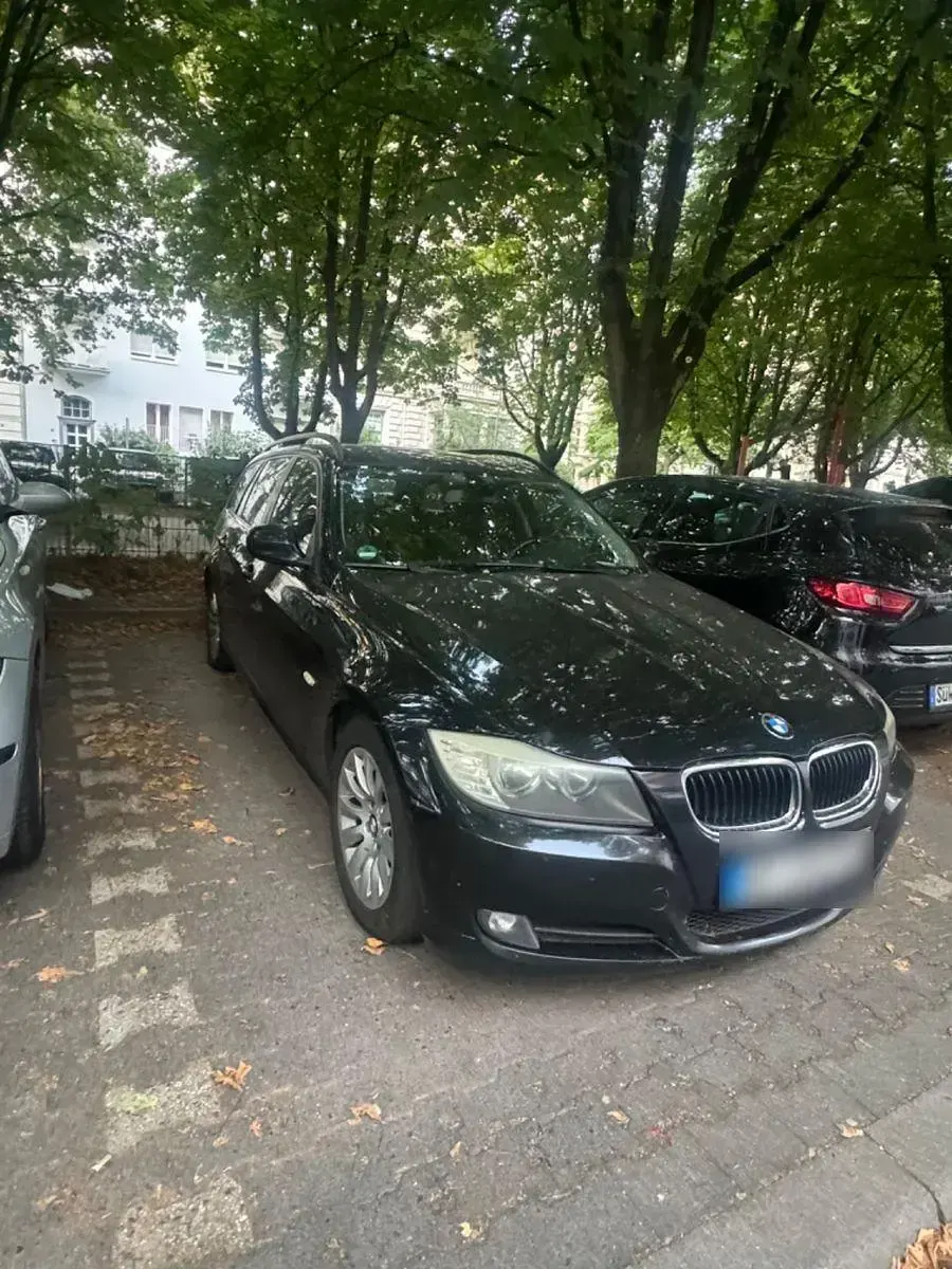 Gebraucht BMW 320 184 PS (135 kW) 2009 Schwarz Kombi