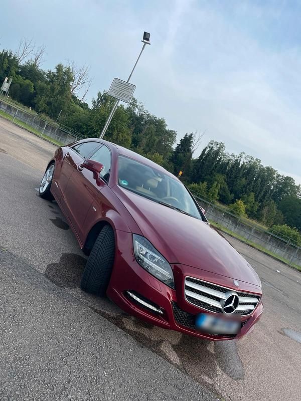 Gebraucht Mercedes CLS350 306 PS (225 kW) 2012 Rot Limousine