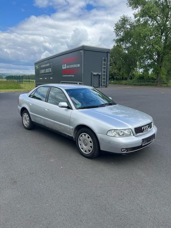Silber Gebraucht 1999 Audi A4 Limousine | 1.099 € (Guter Preis) - Bild 1/4