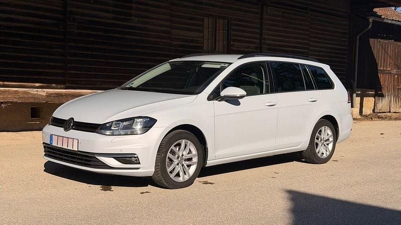Gebraucht VW Golf VII 125 PS (91 kW) 2017 Weiß Limousine