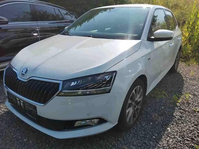 Weiß Gebraucht 2021 Skoda Fabia Best of Limousine | 15.390 € (Superpreis) - Bild 1/4