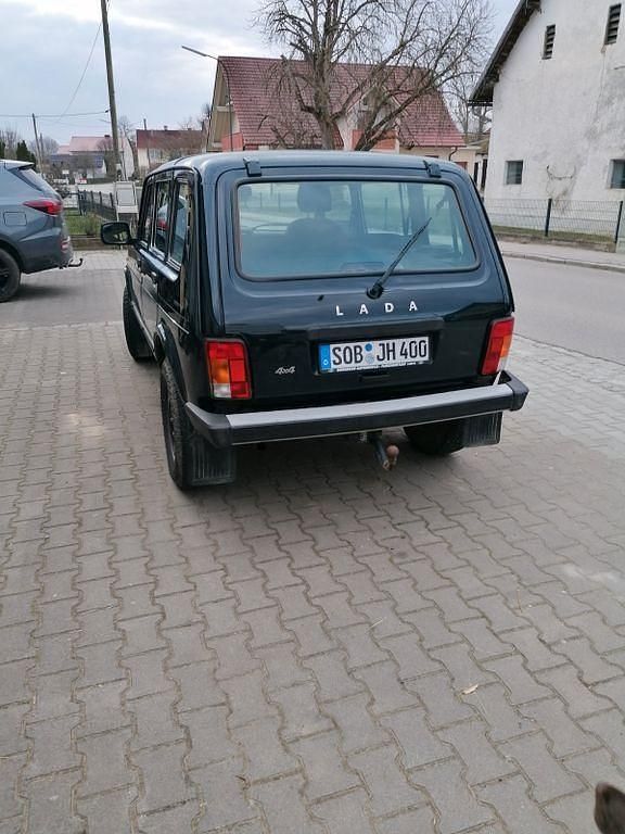 Gebraucht Lada Taiga 83 PS (61 kW) 2020 Grün SUV