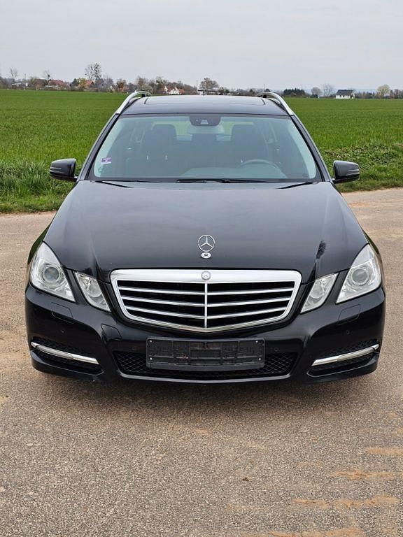 Gebraucht Mercedes E350 Elegance 265 PS (194 kW) 2010 Schwarz Limousine