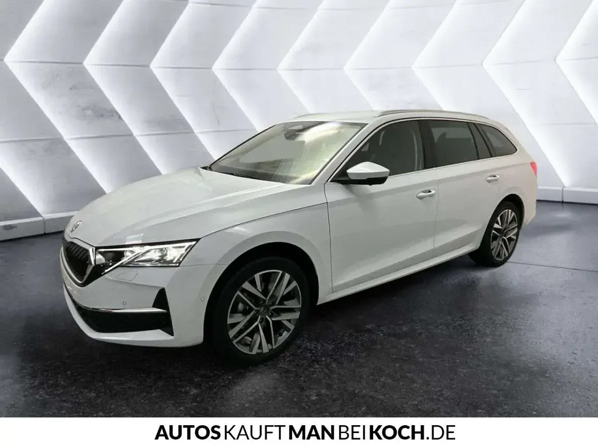 Neu Skoda Octavia Lounge 150 PS (110 kW) 2025 Weiß Kombi