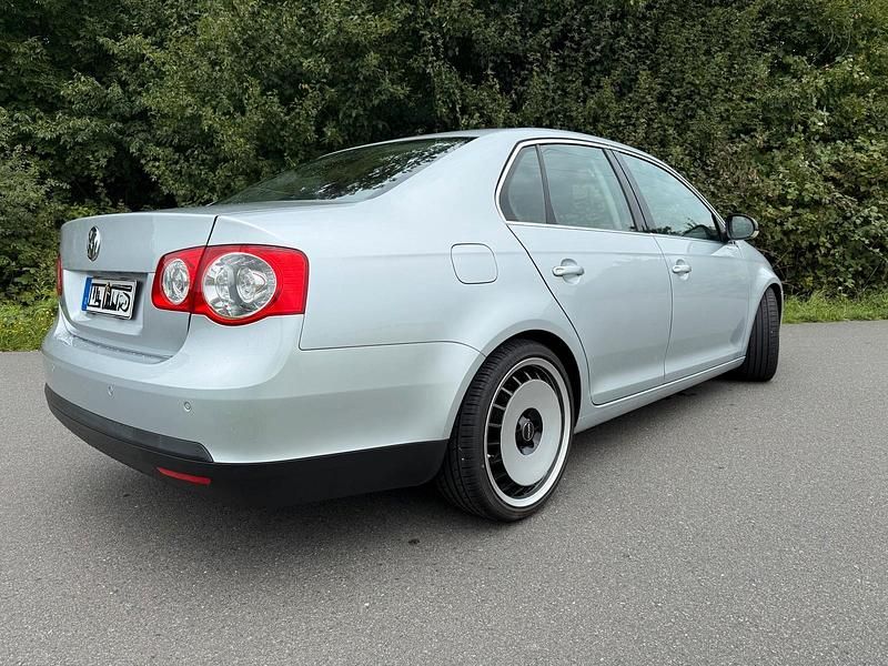 Gebraucht VW Golf IV 102 PS (75 kW) 2005 Silber Limousine