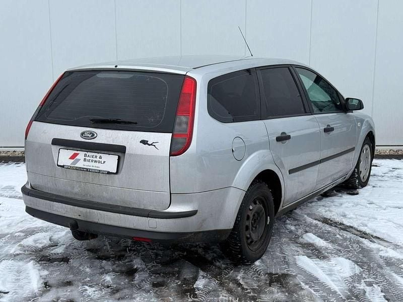 Gebraucht Ford Focus Trend 116 PS (85 kW) 2005 Silber Kombi