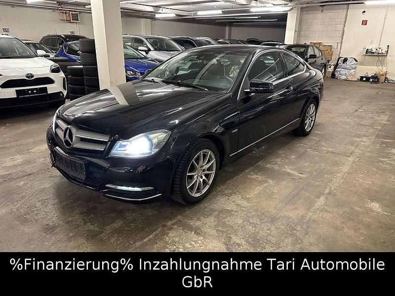 Gebraucht Mercedes C180 Edition 1 156 PS (114 kW) 2011 Obsidianschwarz metallic Coupé