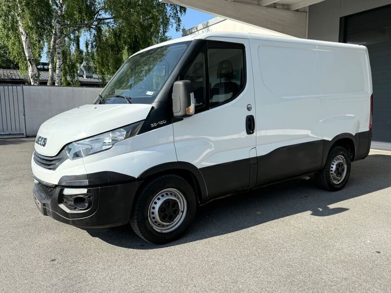 Weiß Gebraucht 2018 Iveco 35.12 Van | 13.000 € - Bild 1/4