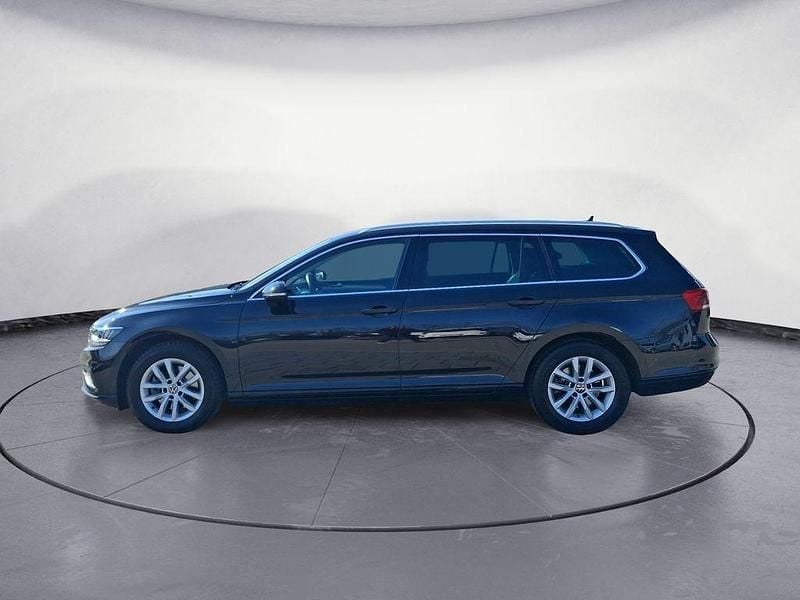 Second-hand VW Passat Business 150 CP (110 kW) 2022 Negru Break