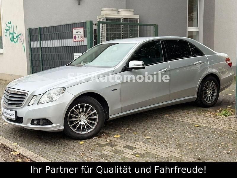 Gebraucht Mercedes E200 184 PS (135 kW) 2010 Iridiumsilber  metalliclack Limousine