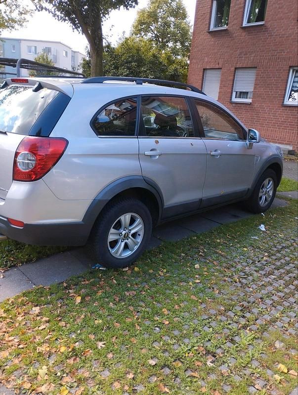 Silber Gebraucht 2007 Chevrolet Captiva SUV | 4.000 € (Fairer Preis) - Bild 1/4