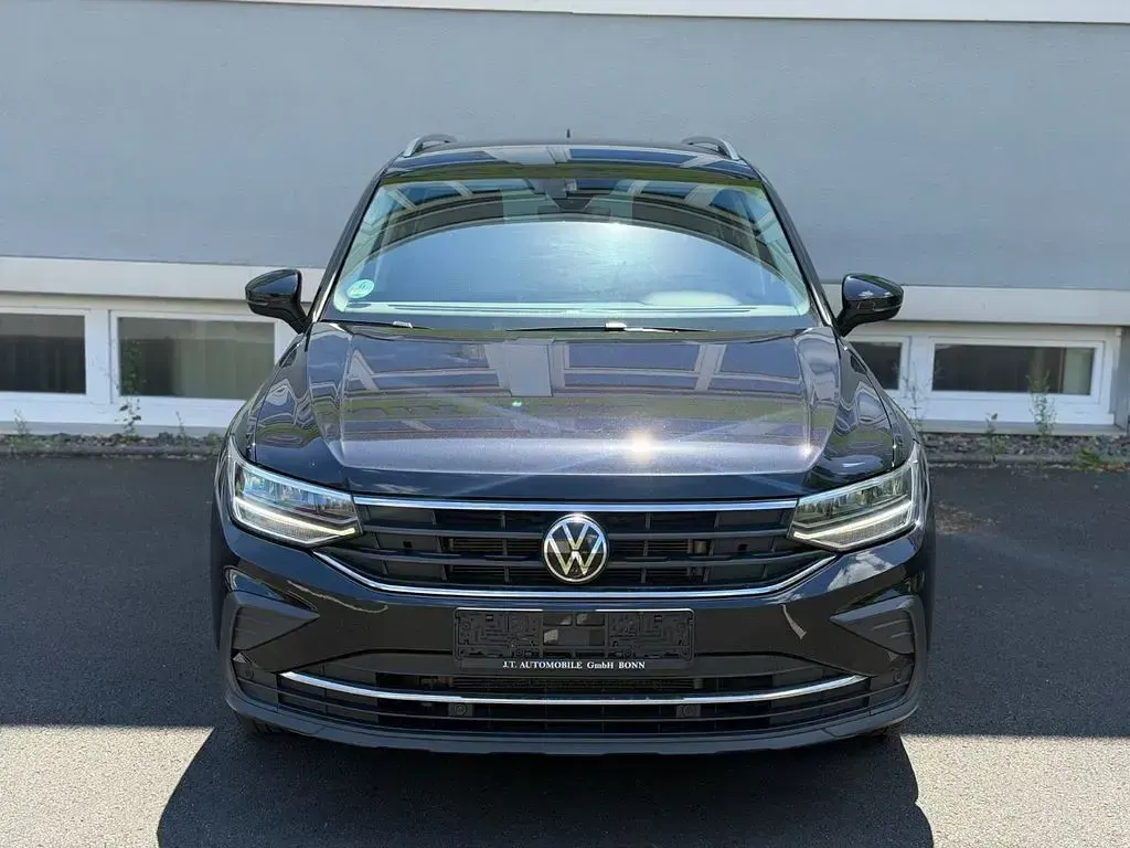 Gebraucht VW Tiguan Active 150 PS (110 kW) 2023 Deep black SUV