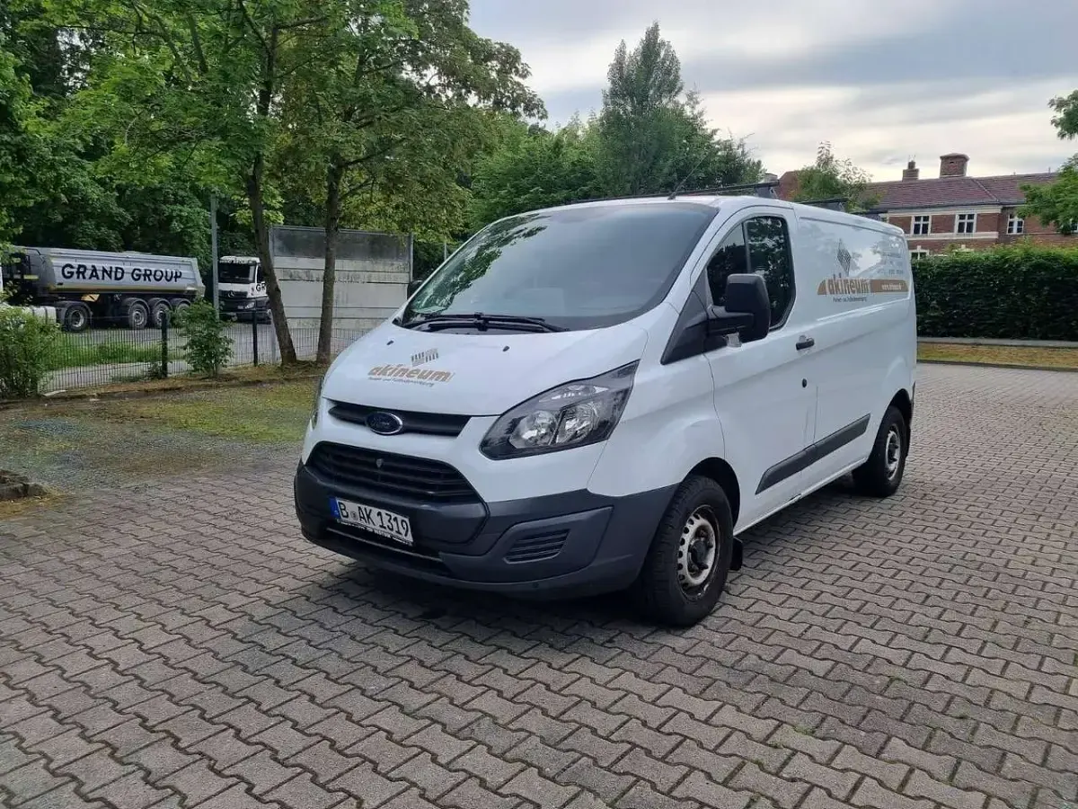 Gebraucht Ford Transit Custom 105 PS (77 kW) 2017 Frostweiß Van / Kleinbus