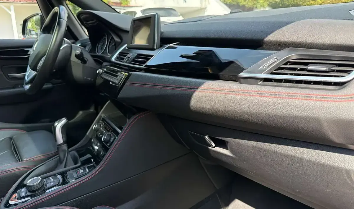 Gebraucht BMW 220 Active Tourer 192 PS (141 kW) 2014 Schwarz Van / Kleinbus