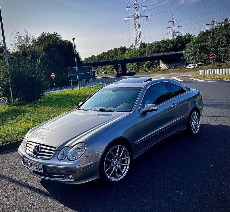 Silber Gebraucht 2004 Mercedes 200 Coupé | 5.999 € - Bild 1/4
