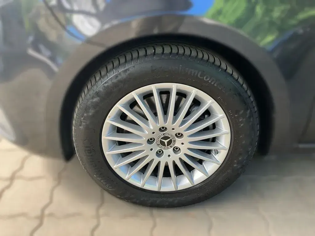 Używany Mercedes V300 Style 237 KM (174 kW) 2025 Szary Minivan