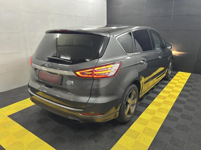 Gebraucht Ford S-MAX Titanium 239 PS (175 kW) 2018 Metallic Van / Kleinbus