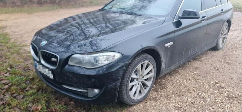 Gebraucht BMW 520 184 PS (135 kW) 2012 Schwarz Kombi