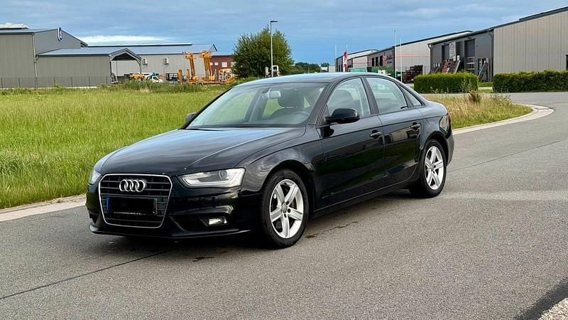 Schwarz Gebraucht 2013 Audi A4 Limousine | 7.999 € (Fairer Preis) - Bild 1/4