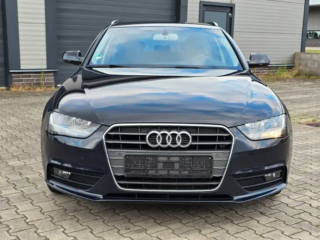 Gebraucht Audi A4 Attraction 150 PS (110 kW) 2013 Blau Kombi
