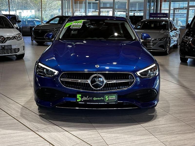 Gebraucht Mercedes C300e Avantgarde 313 PS (230 kW) 2023 Spektralblau Limousine