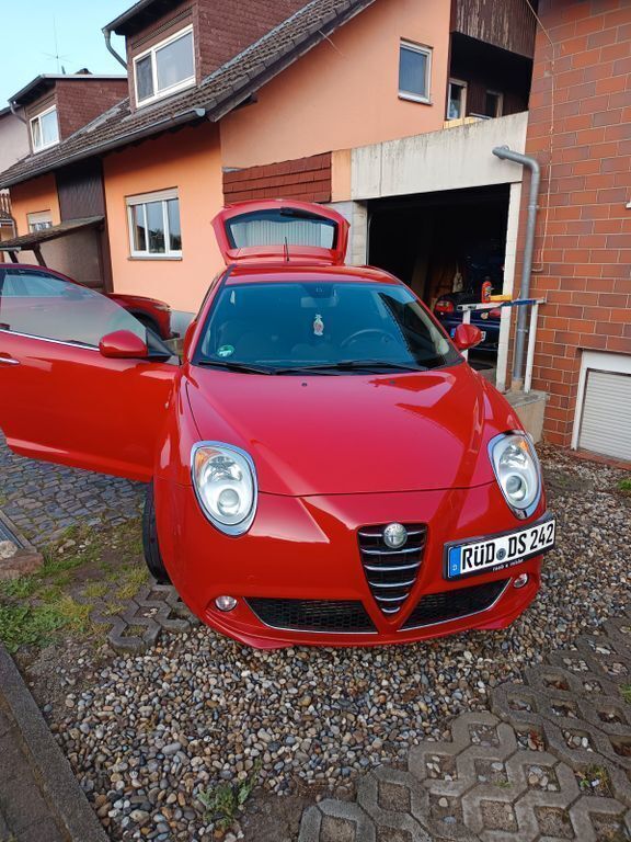 Rot Gebraucht 2008 Alfa Romeo MiTo Turismo Kleinwagen | 4.500 € (Fairer Preis) - Bild 1/4