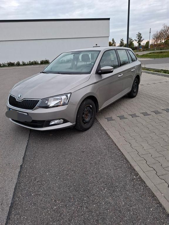 Grau Gebraucht 2018 Skoda Fabia Ambition Kleinwagen | 6.800 € (Guter Preis) - Bild 1/4