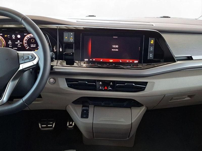 Neu VW Multivan 150 PS (110 kW) 2026 Candyweiß/ starlight blue met Van / Kleinbus