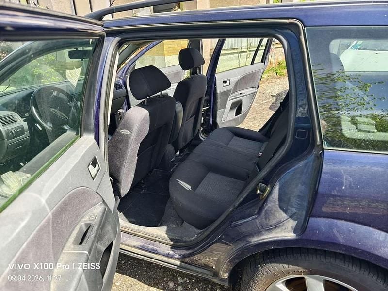 Gebraucht Ford Mondeo Ambiente 125 PS (91 kW) 2002 Kombi