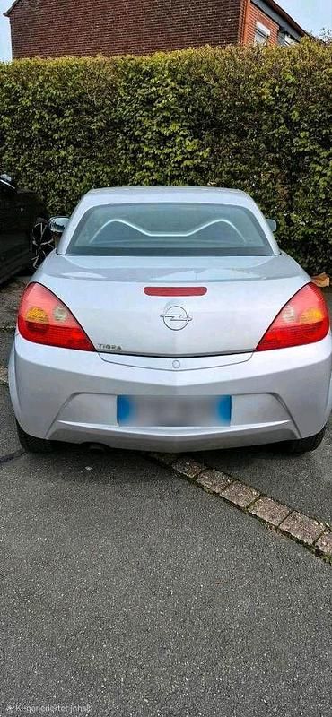 Używany Opel Tigra 90 KM (66 kW) 2006 Srebrny Kabriolet