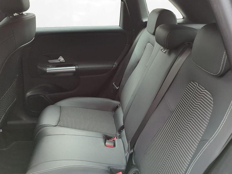 Gebraucht Mercedes B180 Progressive 136 PS (100 kW) 2022 Moutaingrau met. Van / Kleinbus