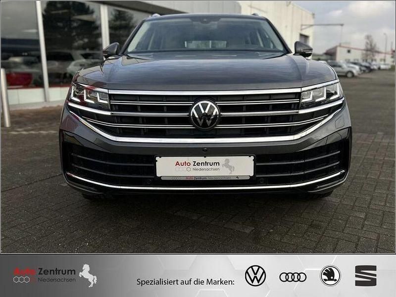 Gebraucht VW Touareg Elegance 286 PS (210 kW) 2025 Silicon gray metallic SUV