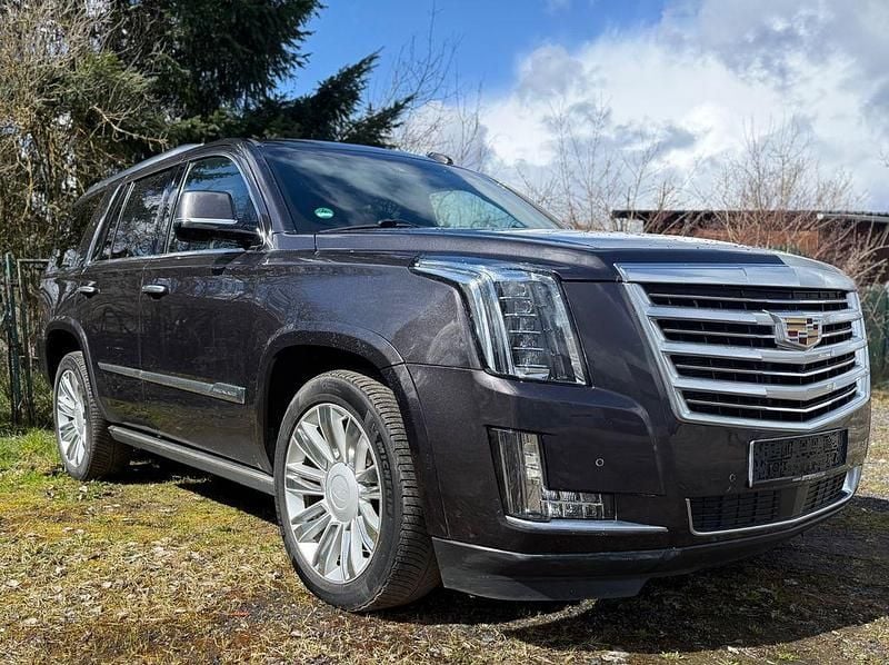 Gebraucht Cadillac Escalade 426 PS (313 kW) 2016 Schwarz SUV