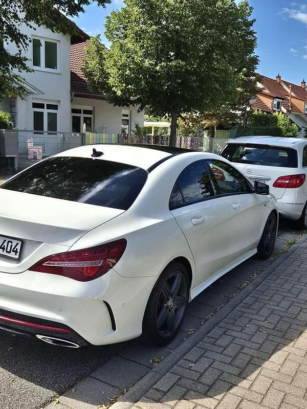 Gebraucht Mercedes CLA250 218 PS (160 kW) 2017 Weiß Limousine