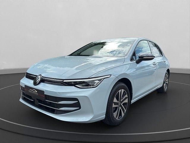 Blau Gebraucht 2025 VW Golf Life Limousine | 32.420 € (Teuer) - Bild 1/4