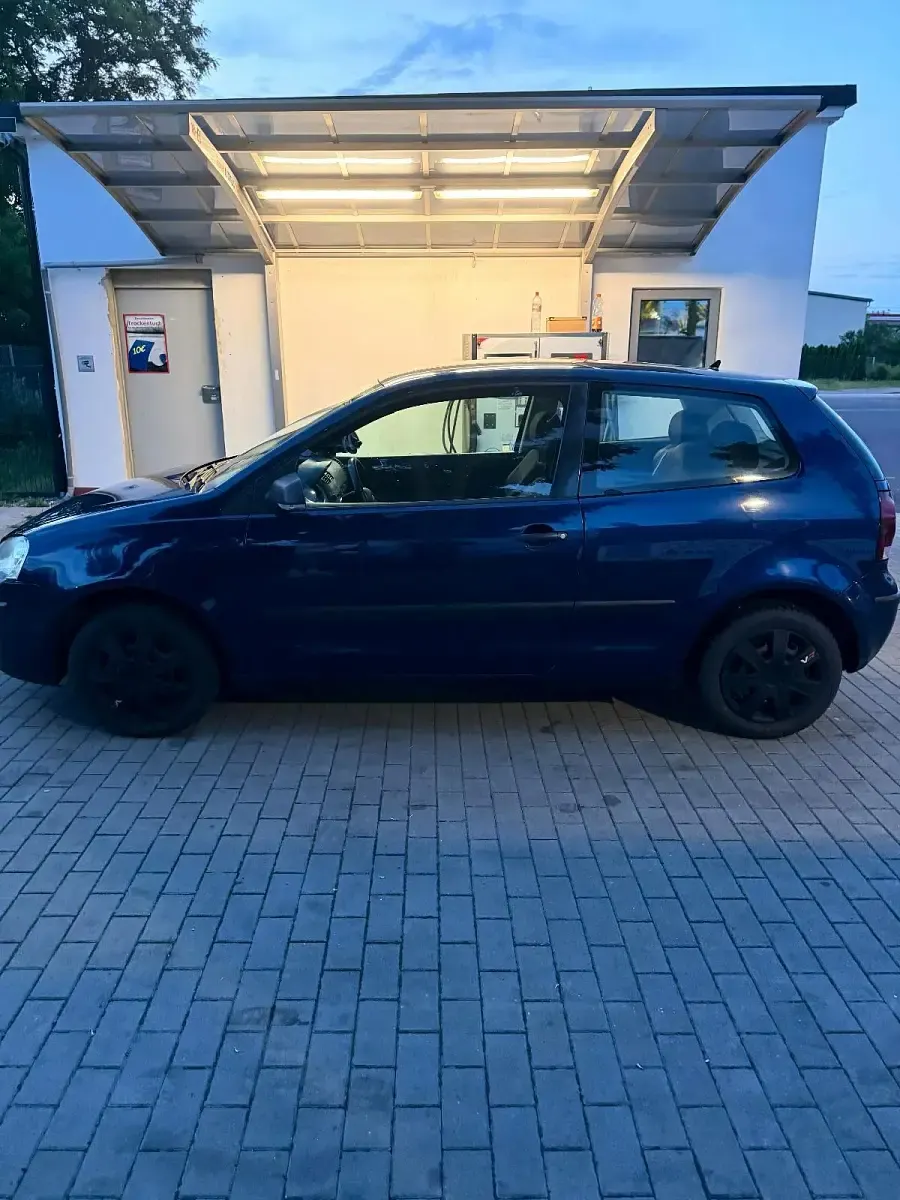 Gebraucht VW Polo 64 PS (47 kW) 2006 Blau Kleinwagen