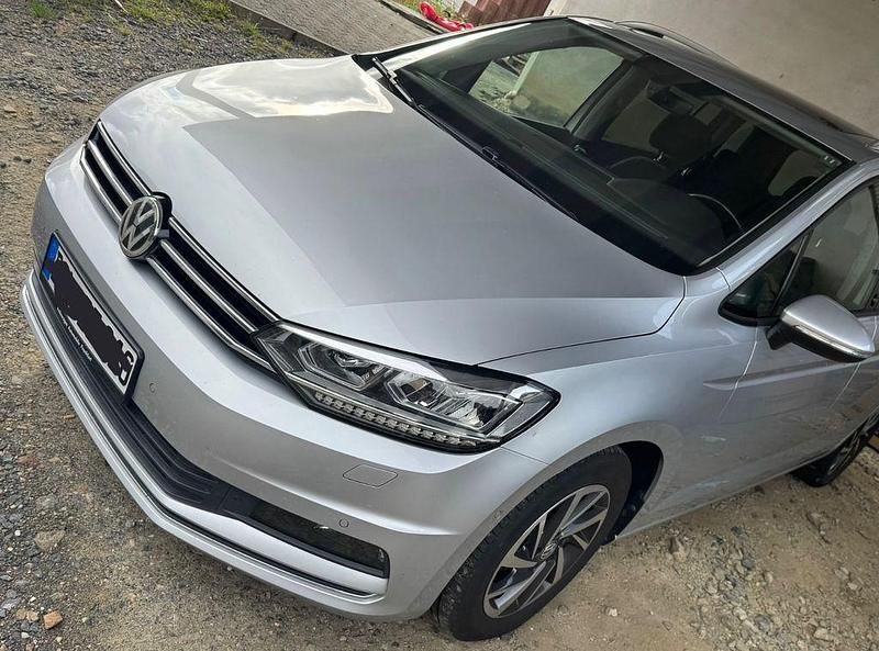 Silber Gebraucht 2017 VW Touran Sound Van / Kleinbus | 17.200 € (Fairer Preis) - Bild 1/4