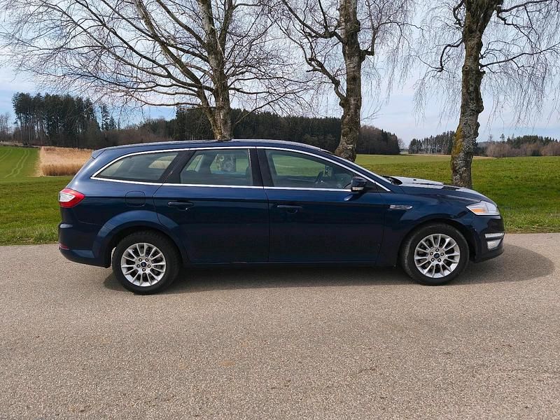 Blau Gebraucht 2012 Ford Mondeo Kombi | 3.999 € (Guter Preis) - Bild 1/4