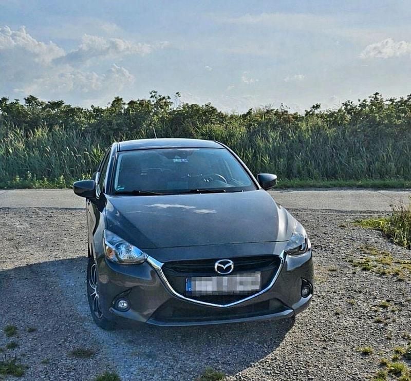 Gebraucht Mazda 2 Exclusive-Line 105 PS (77 kW) 2016 Grau Kleinwagen