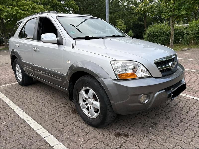 Grau Gebraucht 2009 Kia Sorento SUV | 3.450 € (Etwas zu teuer) - Bild 1/4